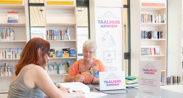 Taalhuis Arnhem opent nieuwe inloopspreekuren in Geitenkamp en Malburgen