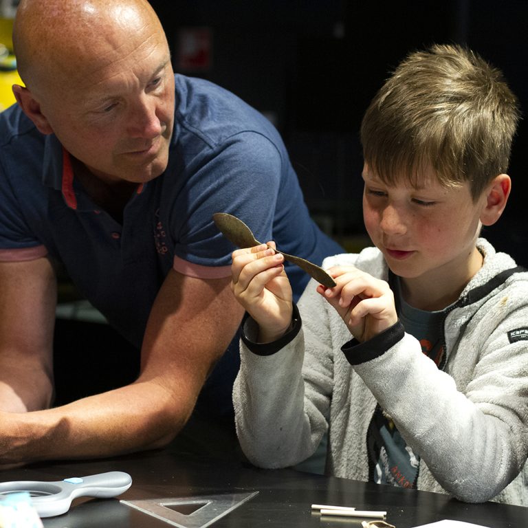 VerhalenVangers worden archeologen tijdens de in de Arnhemse Archeologie Dagen